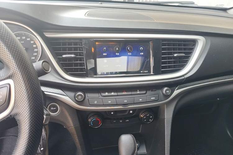Used Buick GT 2021 Revised Version Flagship 1.5L Automatic Elite Edition Audio And AC Panel