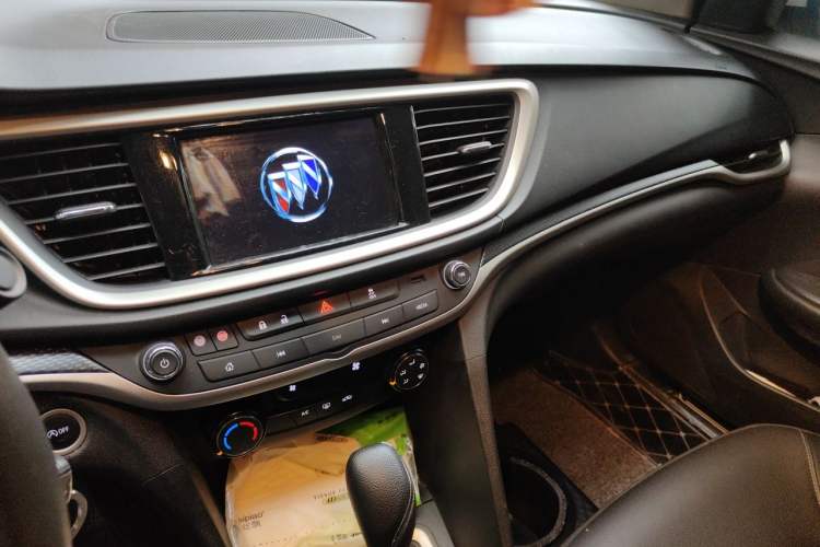 Used Buick GT 2021 Revised Version Flagship 1.5L Automatic Elite Edition Audio And AC Panel