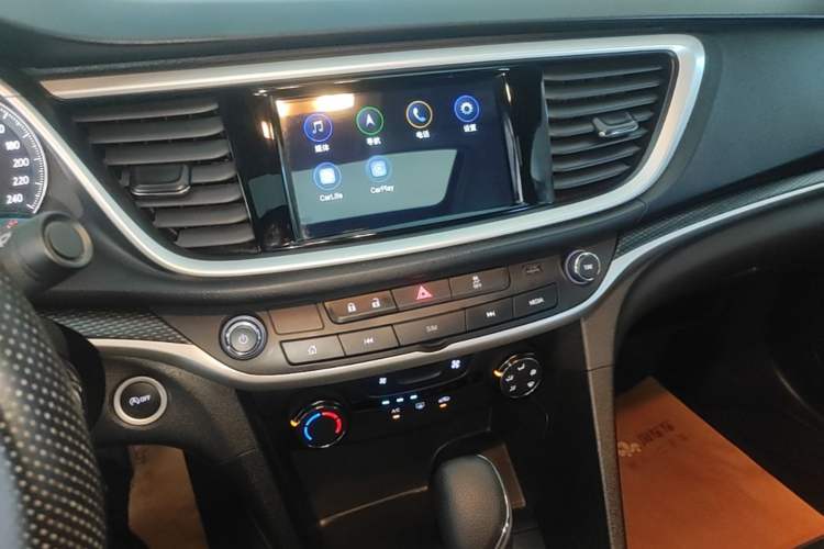 Used Buick GT 2021 Revised Version Flagship 1.5L Automatic Elite Edition Audio And AC Panel