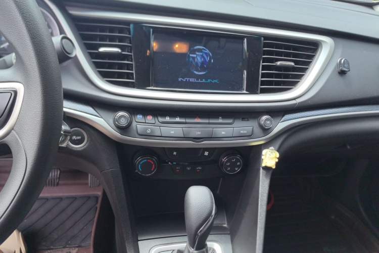 Used Buick GT 2021 Revised Version Flagship 1.5L Automatic Elite Edition Audio And AC Panel