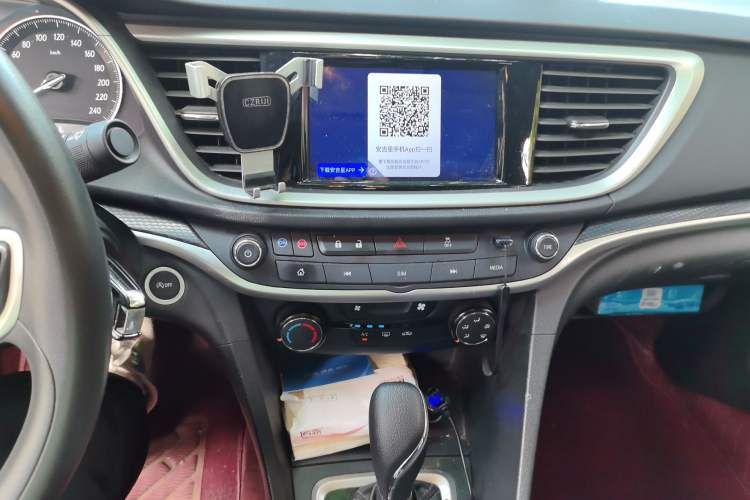 Used Buick GT 2021 Revised Version Flagship 1.5L Automatic Elite Edition Audio And AC Panel