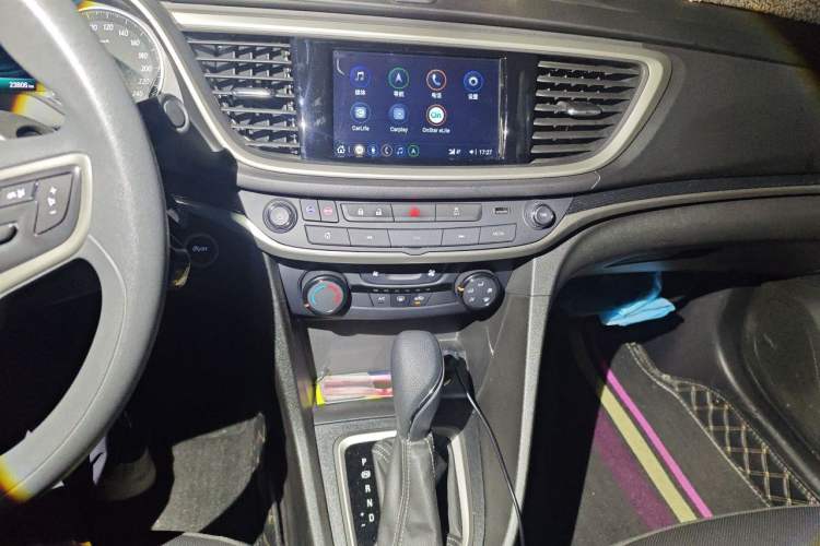 Used Buick GT 2021 Revised Version Flagship 1.5L Automatic Elite Edition Audio And AC Panel