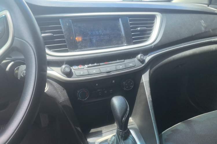 Used Buick GT 2021 Revised Version 1.3T Automatic Mild Hybrid Elite Edition Audio And AC Panel
