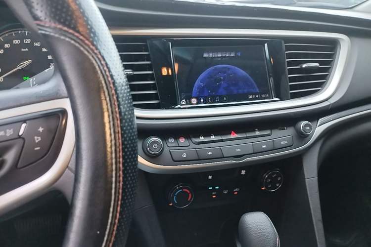 Used Buick GT 2021 Revised Version Flagship 1.5L Automatic Elite Edition Audio And AC Panel