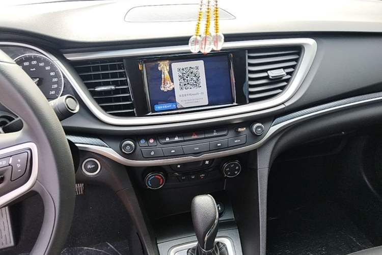Used Buick GT 2021 Revised Version Flagship 1.5L Automatic Elite Edition Audio And AC Panel