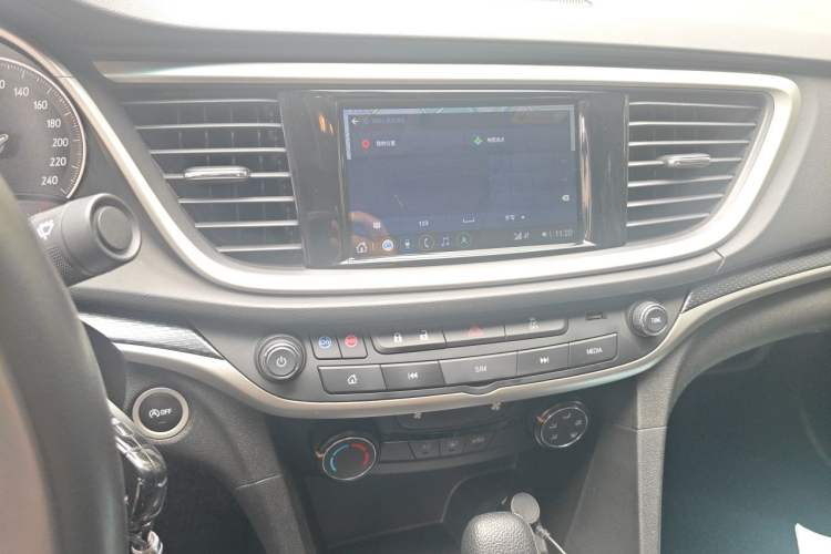 Used Buick GT 2021 Revised Version Flagship 1.5L Automatic Elite Edition Audio And AC Panel