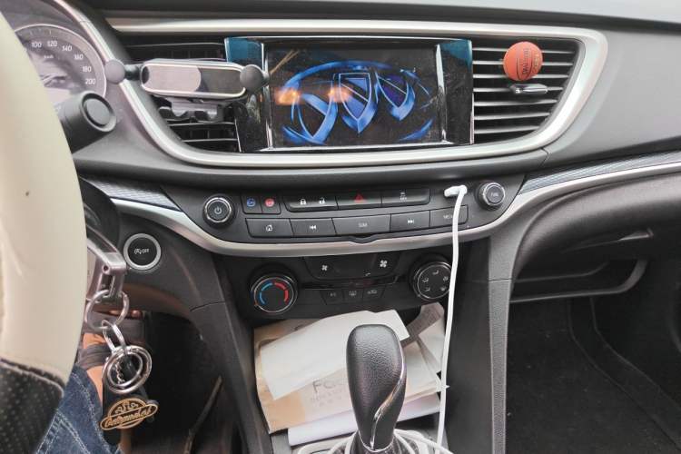 Used Buick GT 2021 Revised Version 1.3T Automatic Mild Hybrid Elite Edition Audio And AC Panel