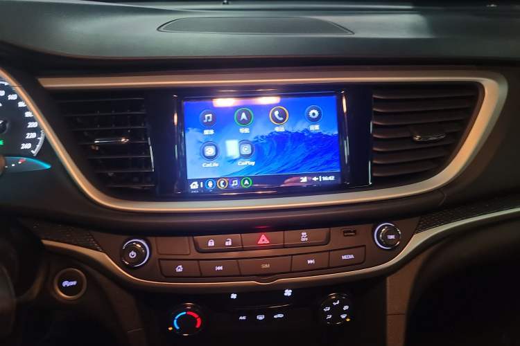 Used Buick GT 2021 Revised Version Flagship 1.5L Automatic Elite Edition Audio And AC Panel