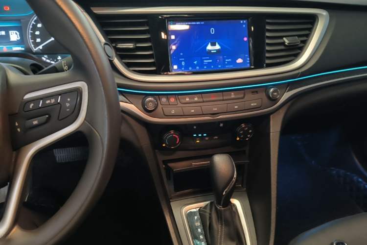 Used Buick GT 2021 Revised Version Flagship 1.5L Automatic Elite Edition Audio And AC Panel