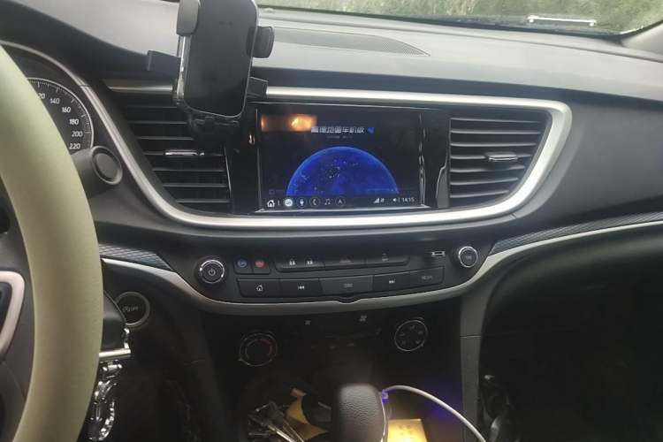 Used Buick GT 2021 Revised Version 1.3T Automatic Mild Hybrid Elite Edition Audio And AC Panel