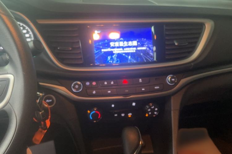 Used Buick GT 2021 Revised Version Flagship 1.5L Automatic Elite Edition Audio And AC Panel