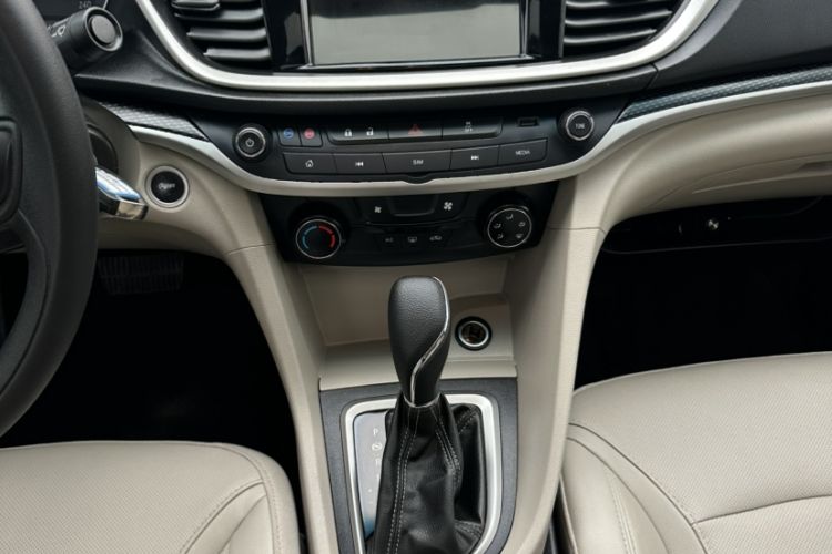 Used Buick GT 2021 Exemplar 1.5L Automatic Elite Version Audio And AC Panel