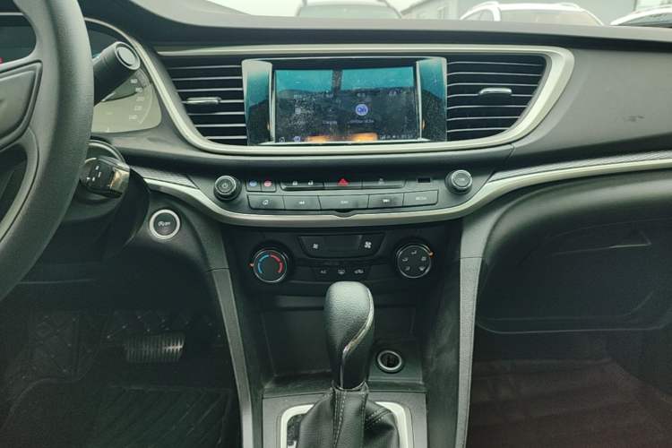 Used Buick GT 2021 1.3T Automatic Mild Hybrid Elite Version Audio And AC Panel