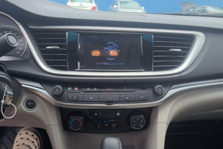 Used Buick GT 2021 Exemplar 1.5L Automatic Elite Version Audio And AC Panel
