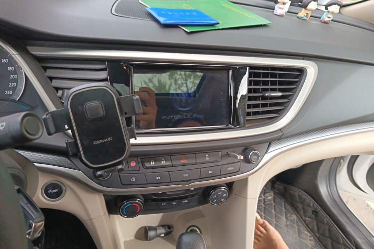 Used Buick GT 2021 Exemplar 1.5L Automatic Elite Version Audio And AC Panel