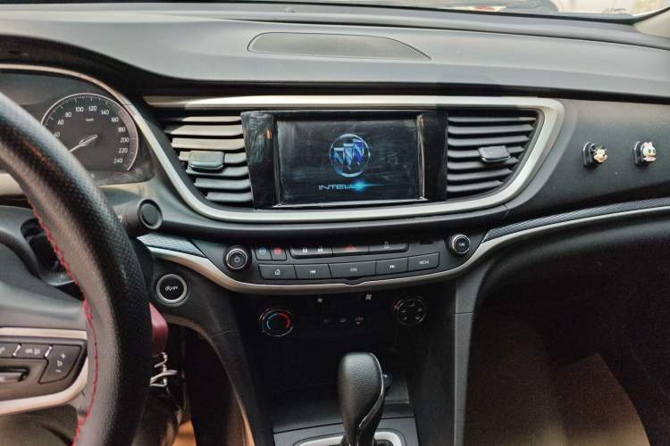Used Buick GT 2021 Revised Version Flagship 1.5L Automatic Elite Edition Audio And AC Panel