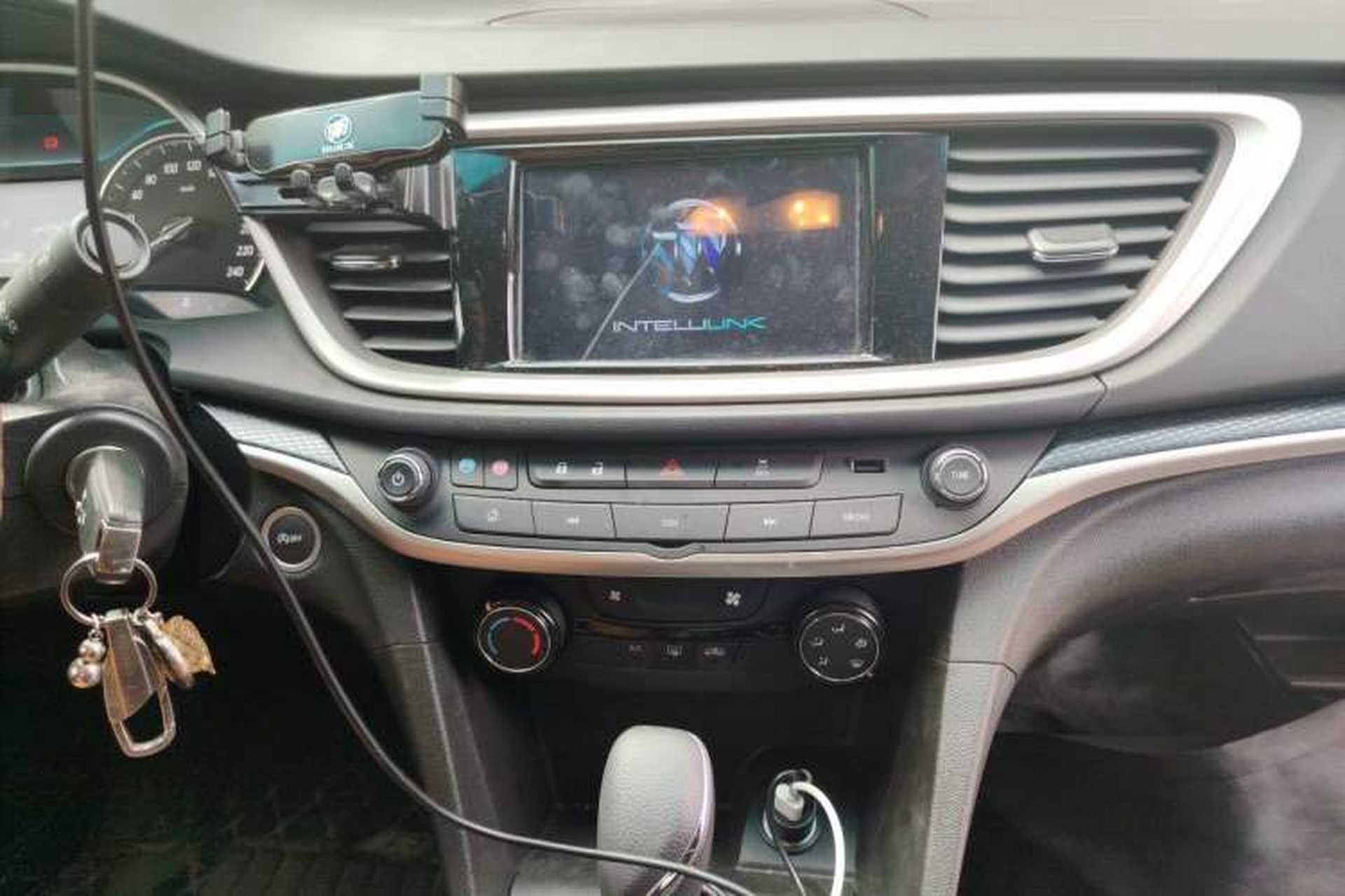Used Buick GT 2021 Revised Version Flagship 1.5L Automatic Elite Edition Audio And AC Panel