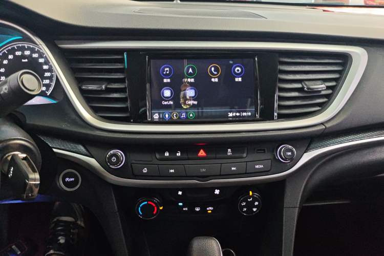 Used Buick GT 2021 Revised Version Flagship 1.5L Automatic Elite Edition Audio And AC Panel