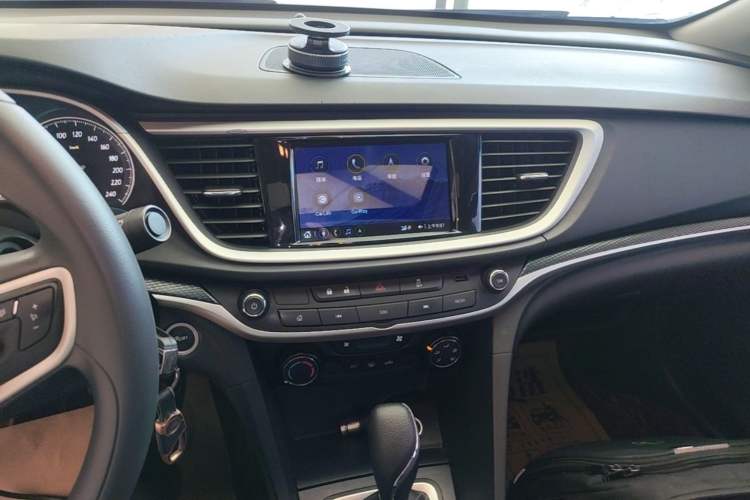 Used Buick GT 2021 Revised Version Flagship 1.5L Automatic Entry-Level Trim Audio And AC Panel