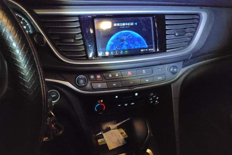Used Buick GT 2021 Revised Version Flagship 1.5L Automatic Elite Edition Audio And AC Panel