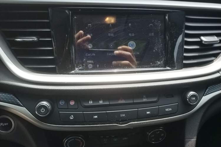 Used Buick GT 2021 Revised Version Flagship 1.5L Automatic Elite Edition Audio And AC Panel