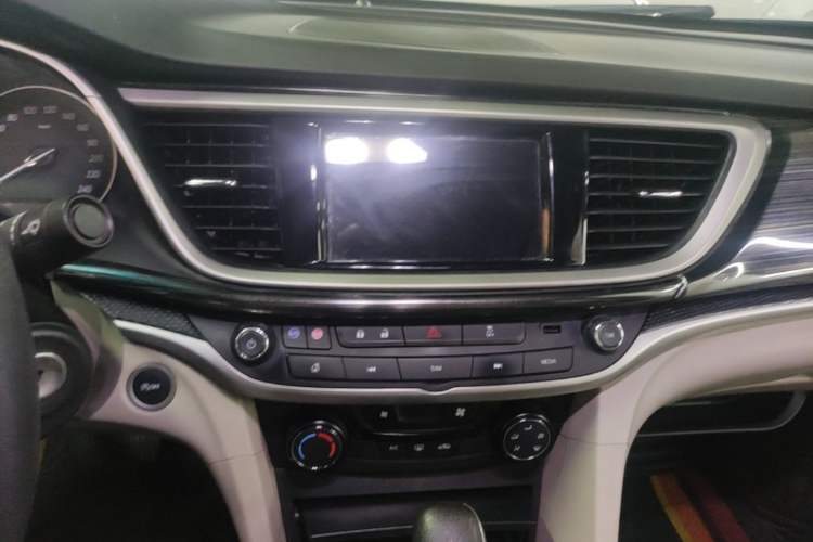 Used Buick GT 2021 Exemplar 1.5L Automatic Elite Version Audio And AC Panel