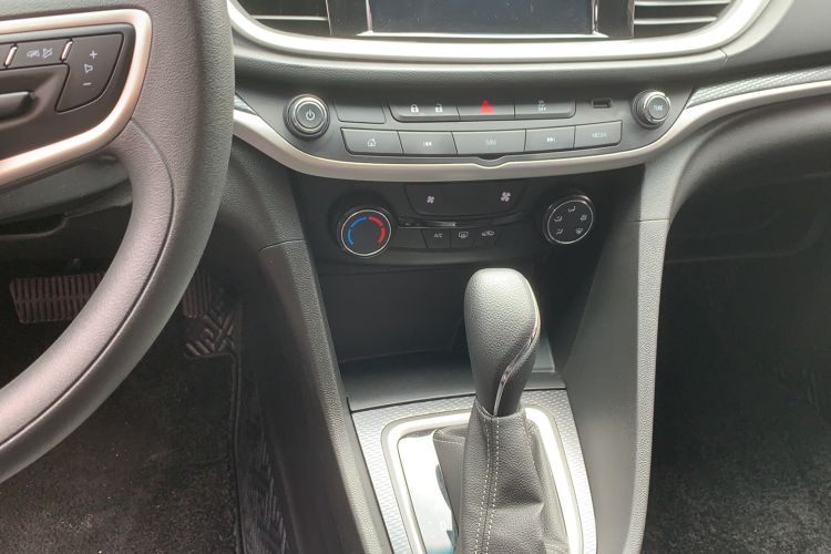 Used Buick GT 2021 Revised Version Flagship 1.5L Automatic Elite Edition Audio And AC Panel