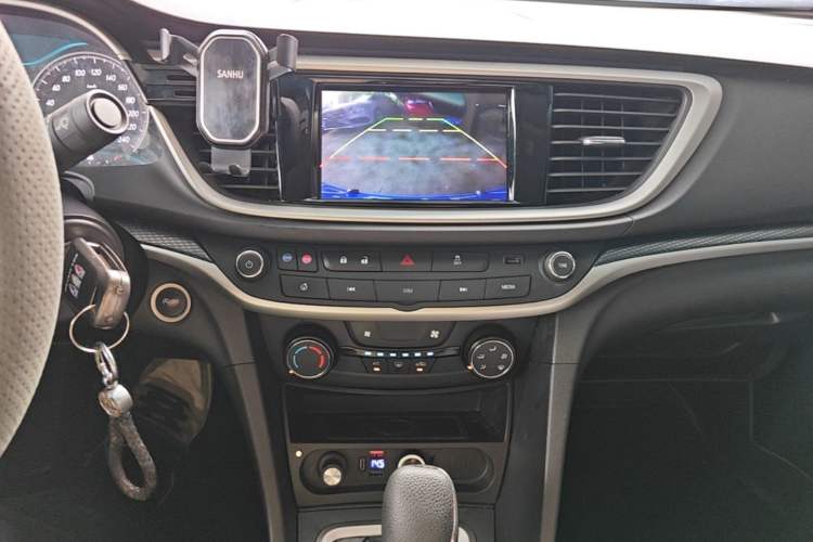 Used Buick GT 2021 Revised Version Flagship 1.5L Automatic Elite Edition Audio And AC Panel