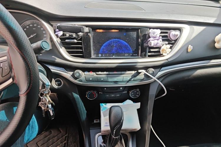 Used Buick GT 2021 Revised Version Flagship 1.5L Automatic Elite Edition Audio And AC Panel