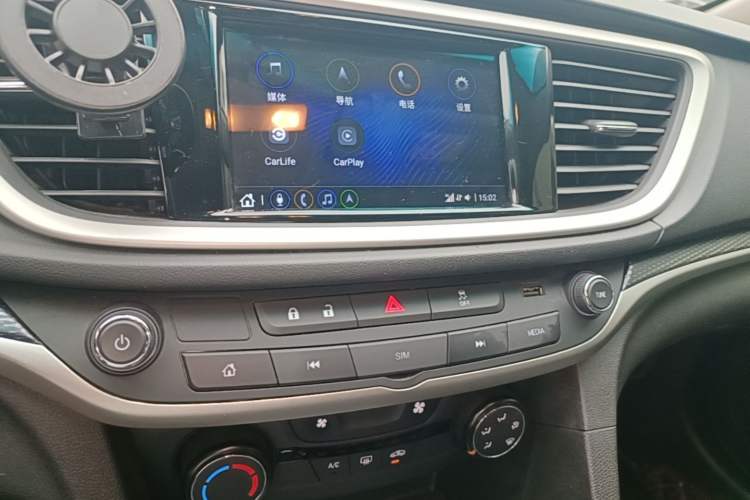 Used Buick GT 2021 Revised Version Flagship 1.5L Automatic Entry-Level Trim Audio And AC Panel