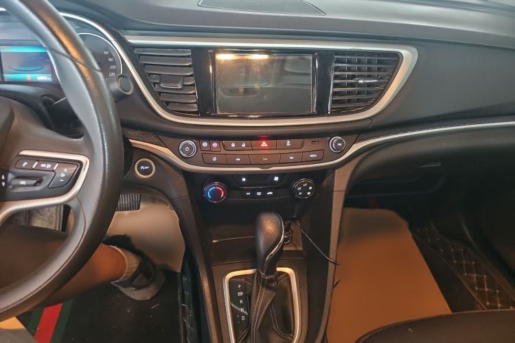 Used Buick GT 2021 Revised Version Flagship 1.5L Automatic Elite Edition Audio And AC Panel