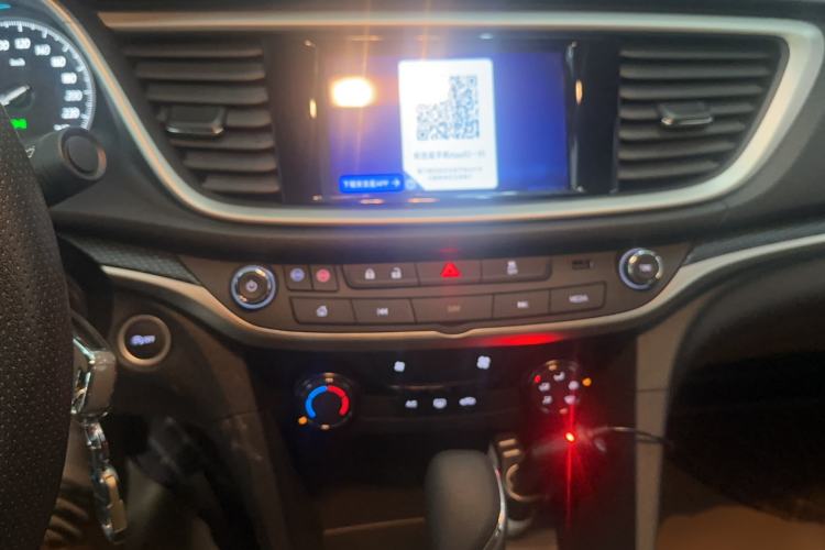 Used Buick GT 2021 Revised Version Flagship 1.5L Automatic Elite Edition Audio And AC Panel