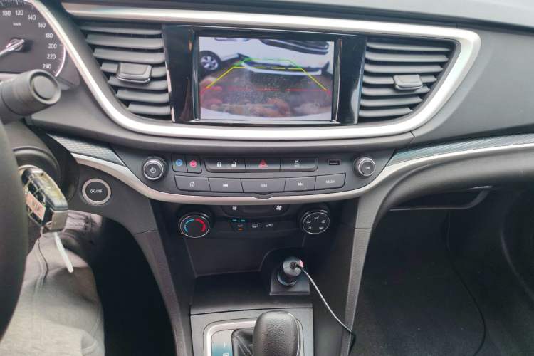 Used Buick GT 2021 Revised Version Flagship 1.5L Automatic Elite Edition Audio And AC Panel