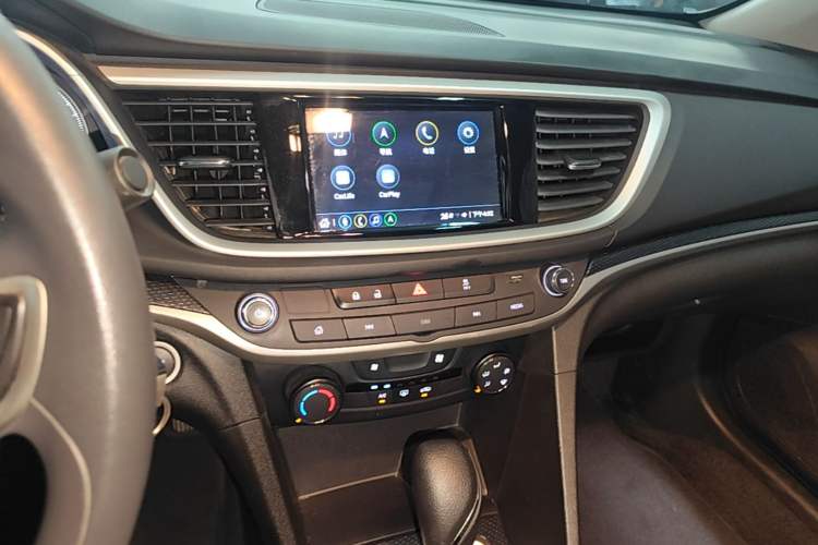 Used Buick GT 2021 Revised Version Flagship 1.5L Automatic Entry-Level Trim Audio And AC Panel