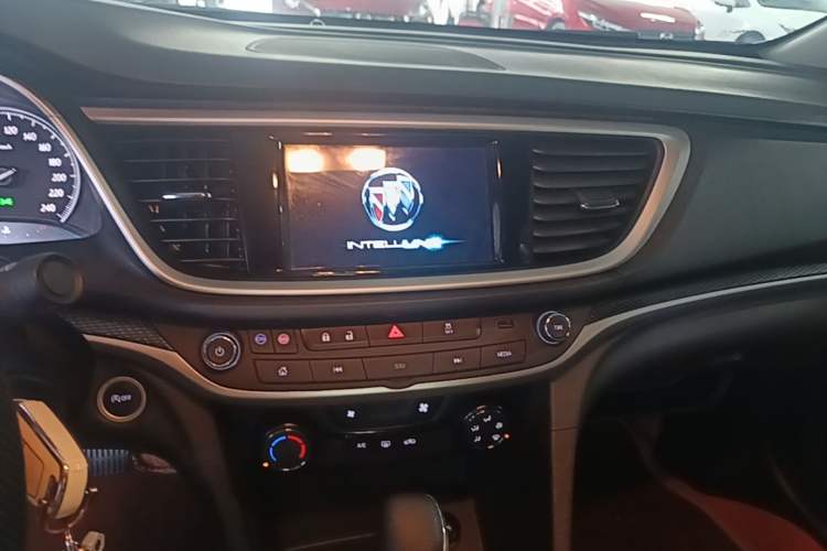 Used Buick GT 2021 Revised Version Flagship 1.5L Automatic Elite Edition Audio And AC Panel
