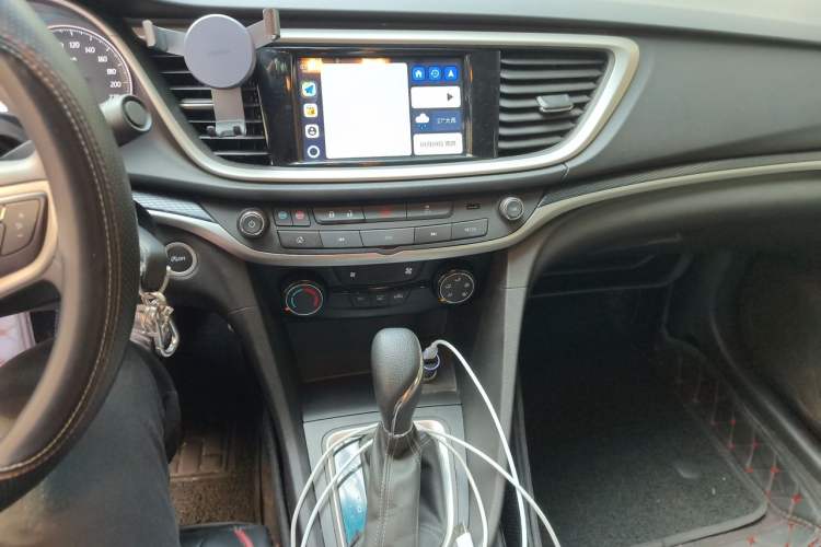 Used Buick GT 2021 Revised Version Flagship 1.5L Automatic Elite Edition Audio And AC Panel