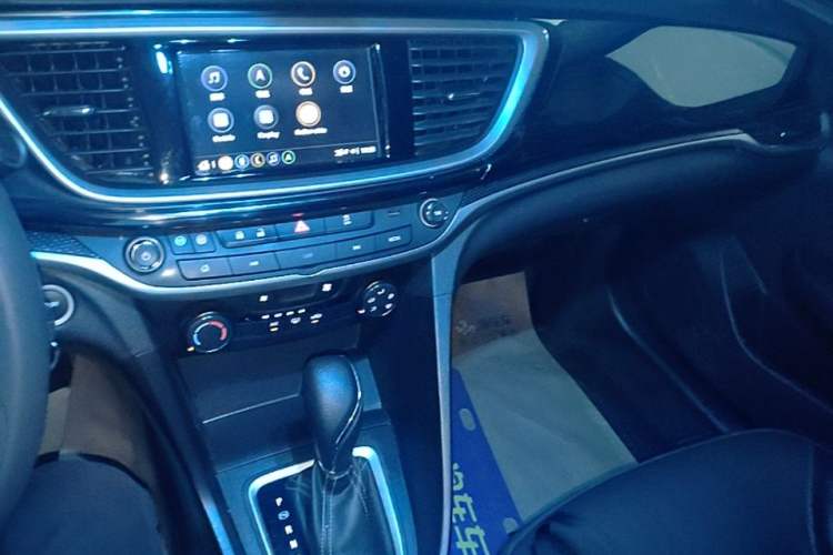 Used Buick GT 2021 Revised Version 1.3T Automatic Mild Hybrid Elite Edition Audio And AC Panel