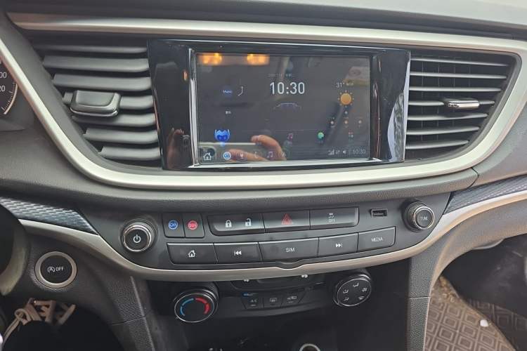Used Buick GT 2021 Revised Version Flagship 1.5L Automatic Elite Edition Audio And AC Panel