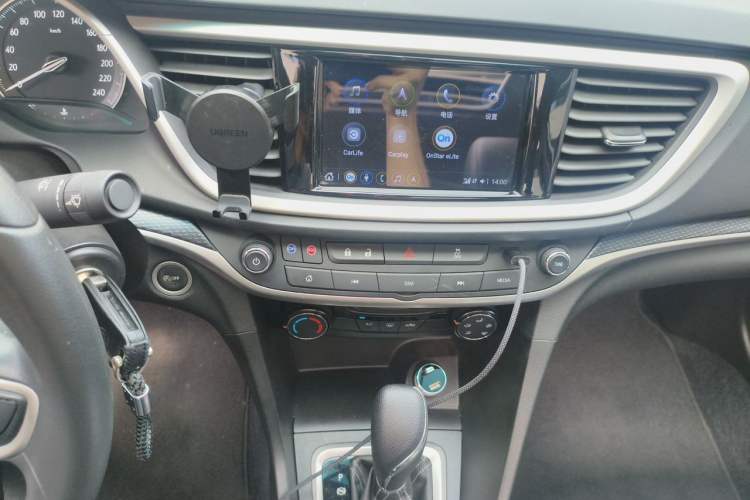 Used Buick GT 2021 Revised Version Flagship 1.5L Automatic Elite Edition Audio And AC Panel