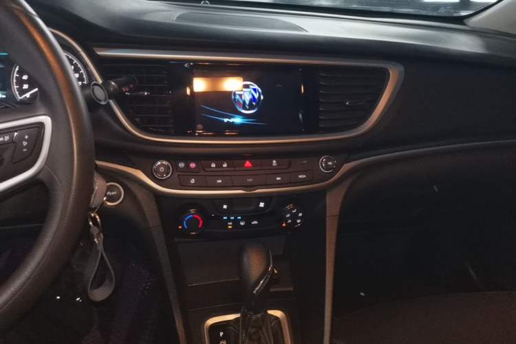 Used Buick GT 2021 Revised Version 1.3T Automatic Mild Hybrid Elite Edition Audio And AC Panel