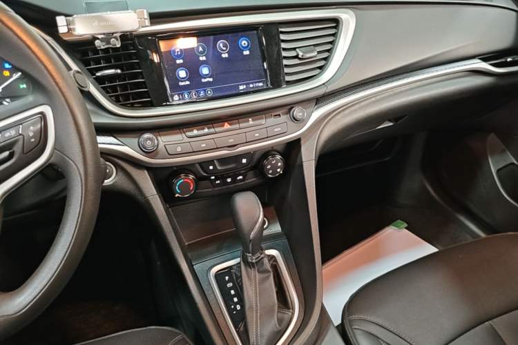 Used Buick GT 2021 Revised Version Flagship 1.5L Automatic Entry-Level Trim Audio And AC Panel