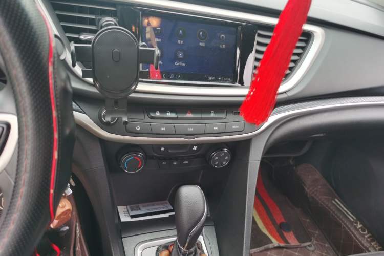 Used Buick GT 2021 Revised Version Flagship 1.5L Automatic Elite Edition Audio And AC Panel