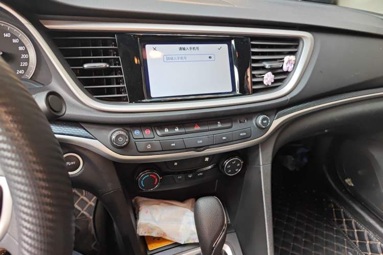 Used Buick GT 2021 Revised Version Flagship 1.5L Automatic Elite Edition Audio And AC Panel