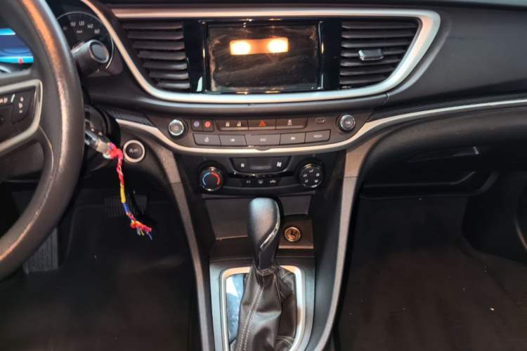 Used Buick GT 2021 Revised Version 1.3T Automatic Mild Hybrid Elite Edition Audio And AC Panel