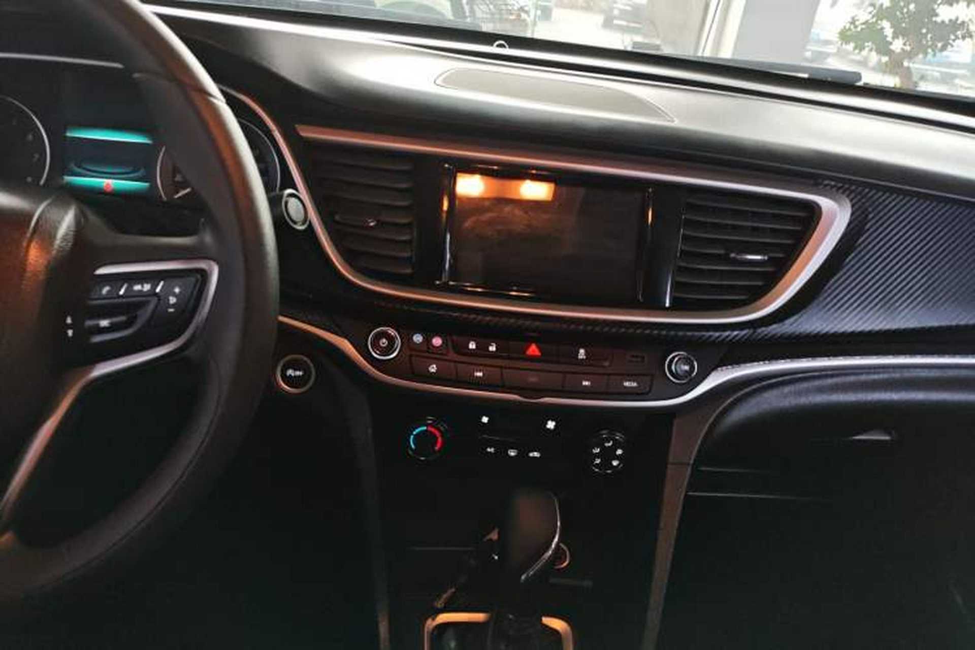 Used Buick GT 2021 Revised Version 1.3T Automatic Mild Hybrid Elite Edition Audio And AC Panel
