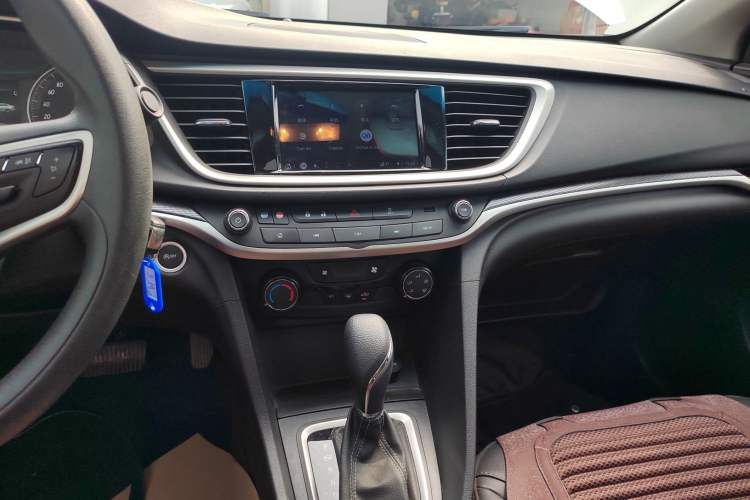 Used Buick GT 2021 Revised Version 1.3T Automatic Mild Hybrid Elite Edition Audio And AC Panel
