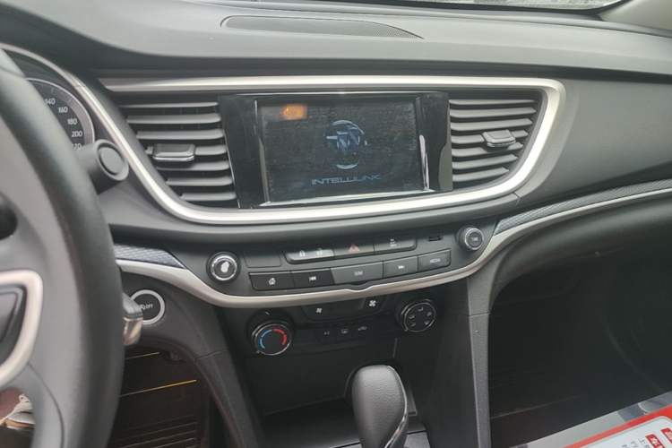 Used Buick GT 2021 Revised Version 1.3T Automatic Mild Hybrid Elite Edition Audio And AC Panel