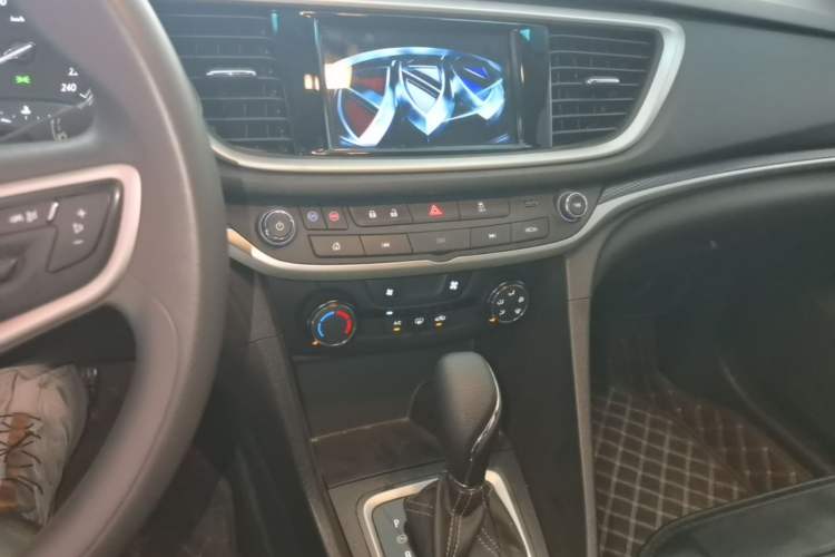 Used Buick GT 2021 Revised Version Flagship 1.5L Automatic Elite Edition Audio And AC Panel
