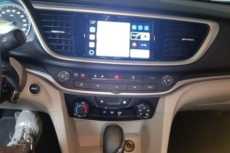 Used Buick GT 2021 Exemplar 1.5L Automatic Elite Version Audio And AC Panel