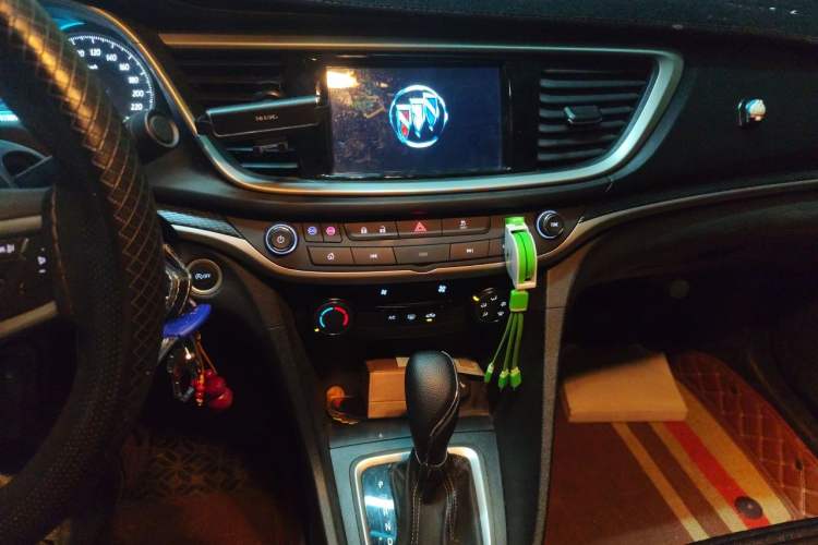 Used Buick GT 2021 Revised Version Flagship 1.5L Automatic Elite Edition Audio And AC Panel